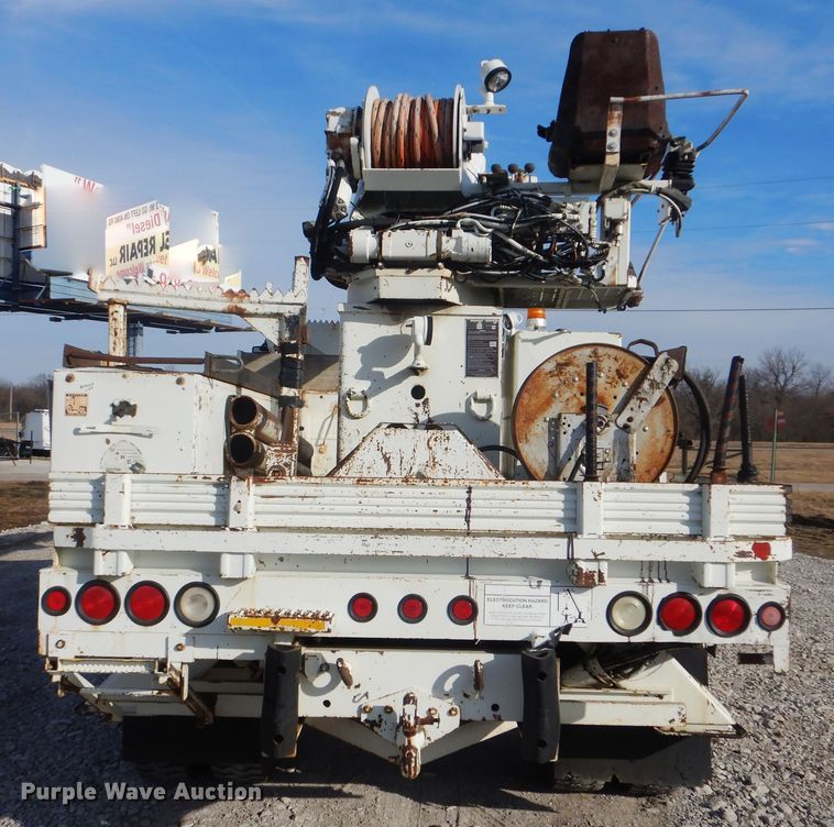 image for item HX9125 2003 International 4300 SBA  digger derrick truck