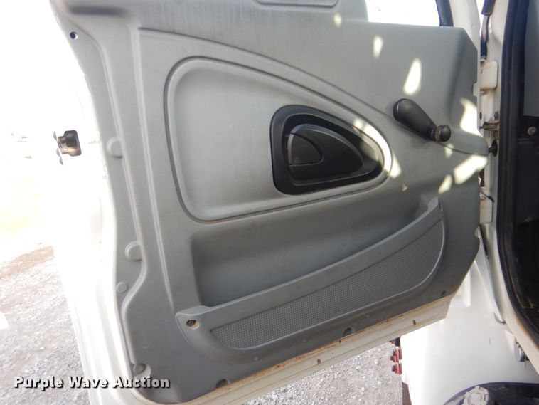 image for item HX9125 2003 International 4300 SBA  digger derrick truck