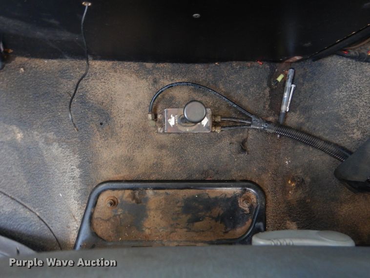 image for item HX9125 2003 International 4300 SBA  digger derrick truck