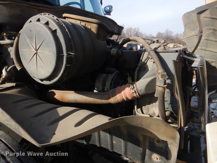 image for item HX9125 2003 International 4300 SBA  digger derrick truck