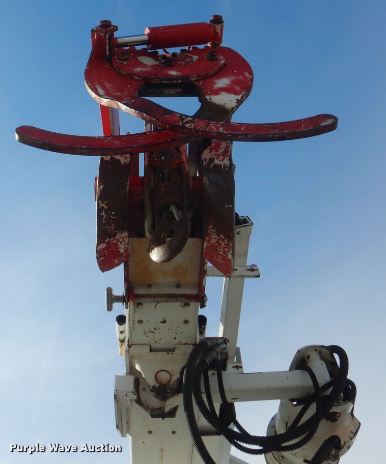 image for item HX9125 2003 International 4300 SBA  digger derrick truck