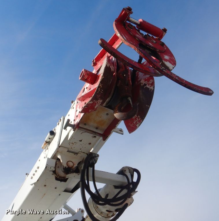 image for item HX9125 2003 International 4300 SBA  digger derrick truck