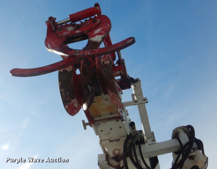 image for item HX9125 2003 International 4300 SBA  digger derrick truck