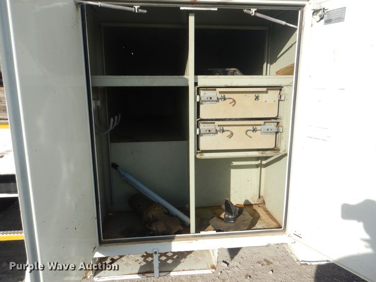 image for item HX9125 2003 International 4300 SBA  digger derrick truck