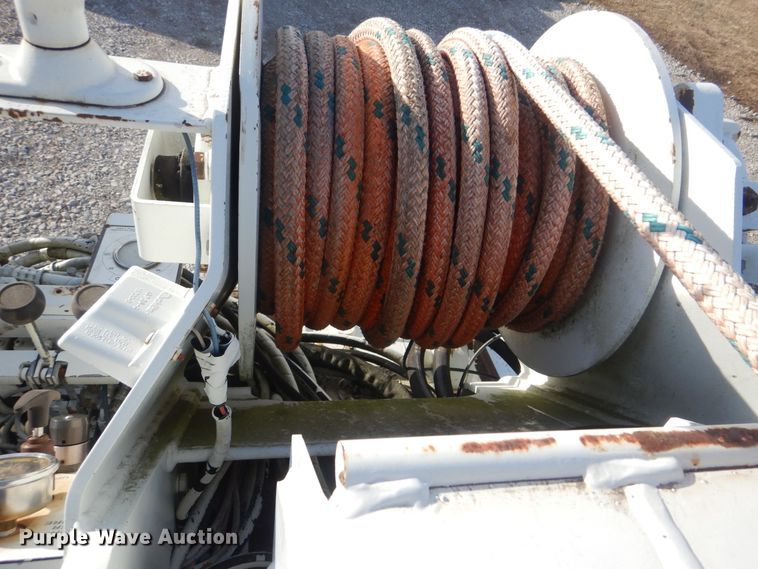 image for item HX9125 2003 International 4300 SBA  digger derrick truck