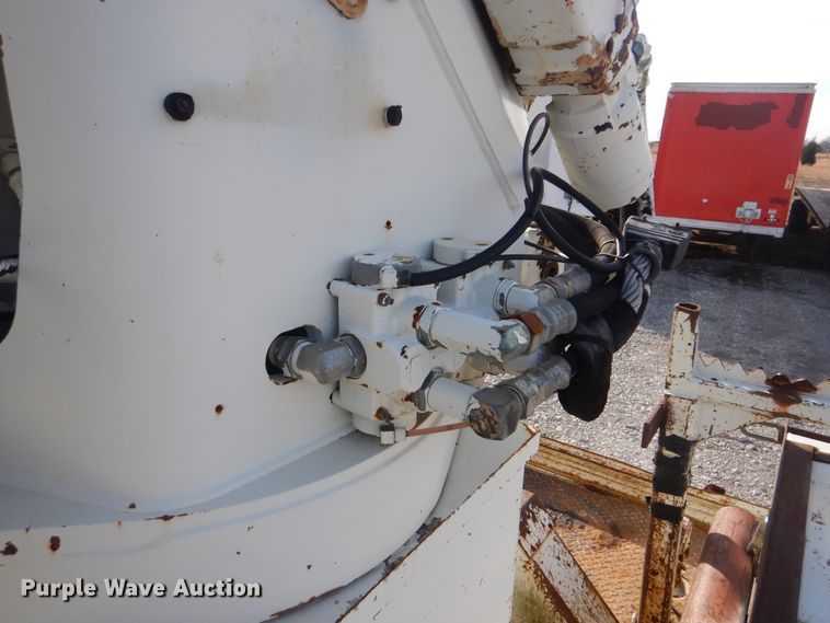 image for item HX9125 2003 International 4300 SBA  digger derrick truck