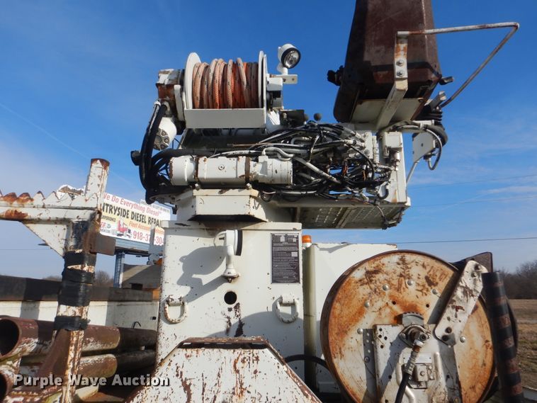 image for item HX9125 2003 International 4300 SBA  digger derrick truck