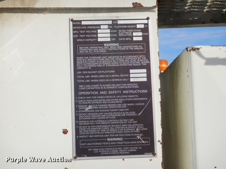 image for item HX9125 2003 International 4300 SBA  digger derrick truck