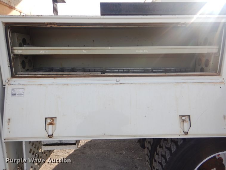 image for item HX9125 2003 International 4300 SBA  digger derrick truck