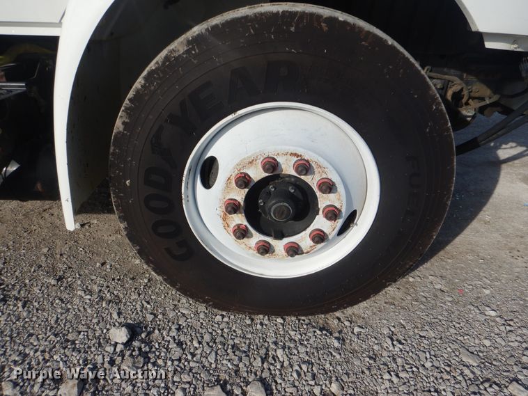 image for item HX9125 2003 International 4300 SBA  digger derrick truck