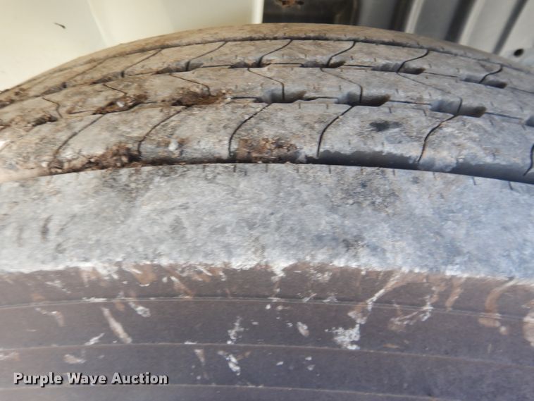 image for item HX9125 2003 International 4300 SBA  digger derrick truck