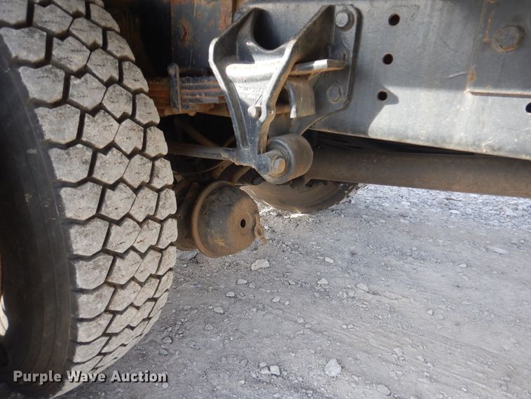 image for item HX9125 2003 International 4300 SBA  digger derrick truck