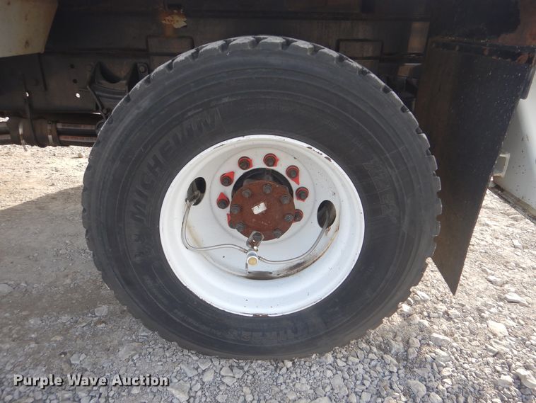 image for item HX9125 2003 International 4300 SBA  digger derrick truck