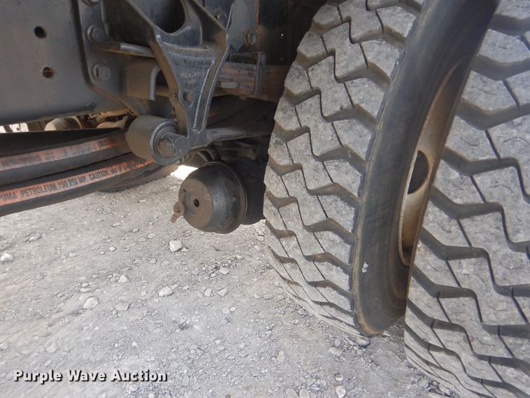 image for item HX9125 2003 International 4300 SBA  digger derrick truck