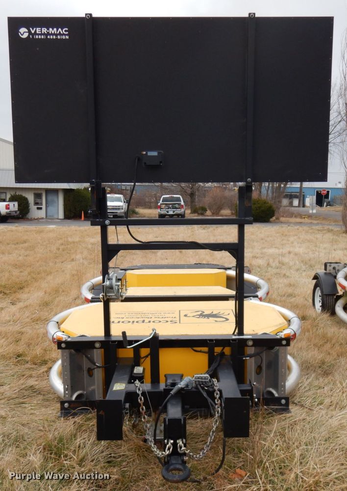 image for item HX9545 1997 Traffix Scorpion 10002  crash attenuator