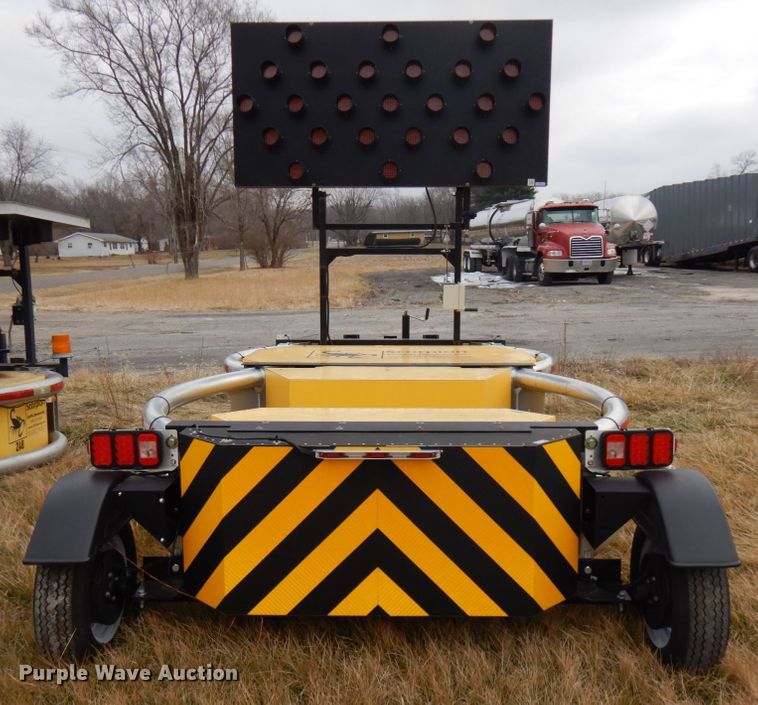 image for item HX9545 1997 Traffix Scorpion 10002  crash attenuator