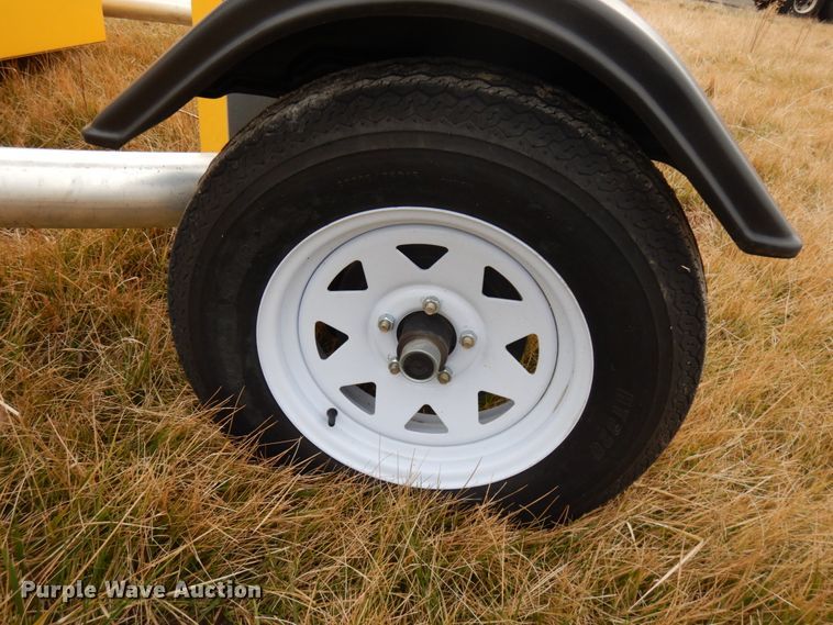 image for item HX9545 1997 Traffix Scorpion 10002  crash attenuator