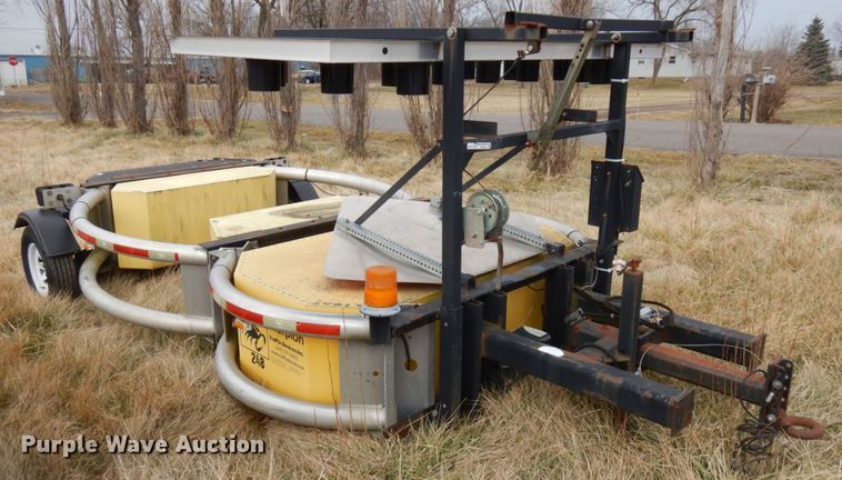 image for item HX9546 Traffix Scorpion  crash attenuator