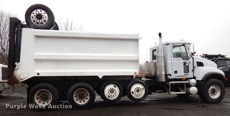 image for item HX9549 2005 Mack CV533  dump truck