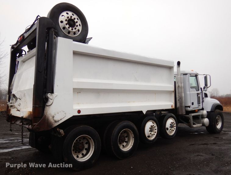 image for item HX9549 2005 Mack CV533  dump truck