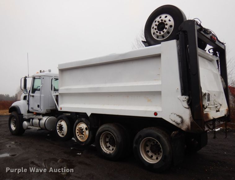 image for item HX9549 2005 Mack CV533  dump truck