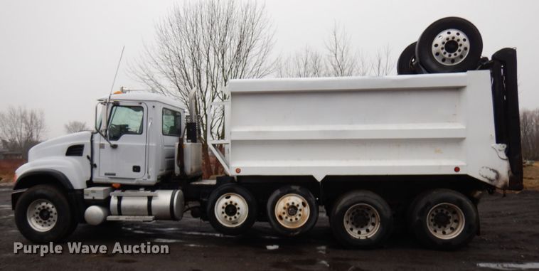 image for item HX9549 2005 Mack CV533  dump truck