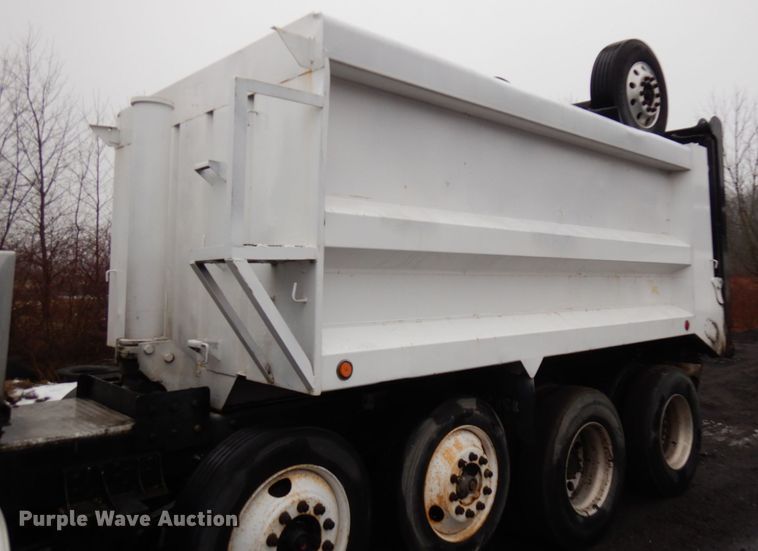 image for item HX9549 2005 Mack CV533  dump truck