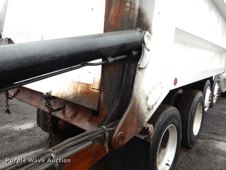 image for item HX9549 2005 Mack CV533  dump truck