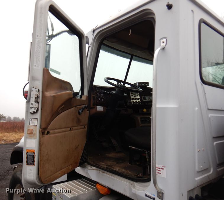 image for item HX9549 2005 Mack CV533  dump truck