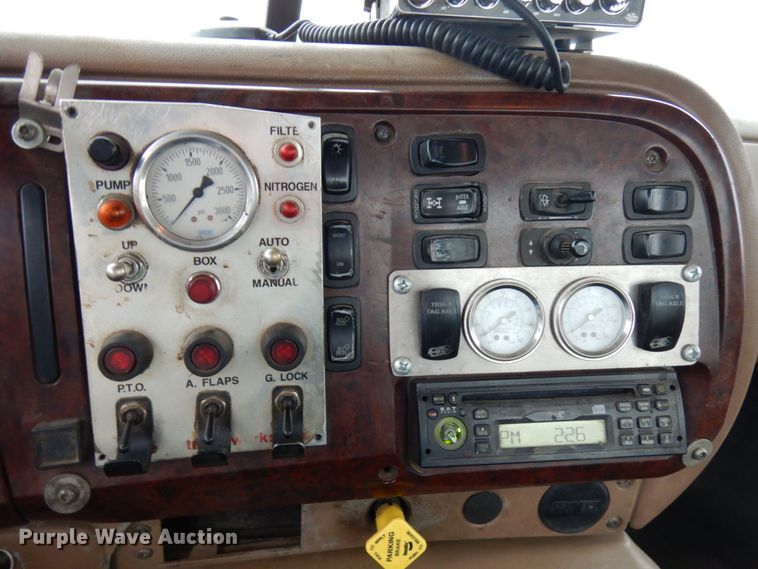 image for item HX9549 2005 Mack CV533  dump truck