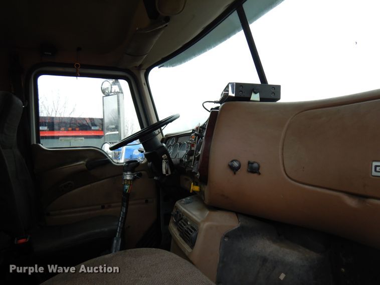 image for item HX9549 2005 Mack CV533  dump truck