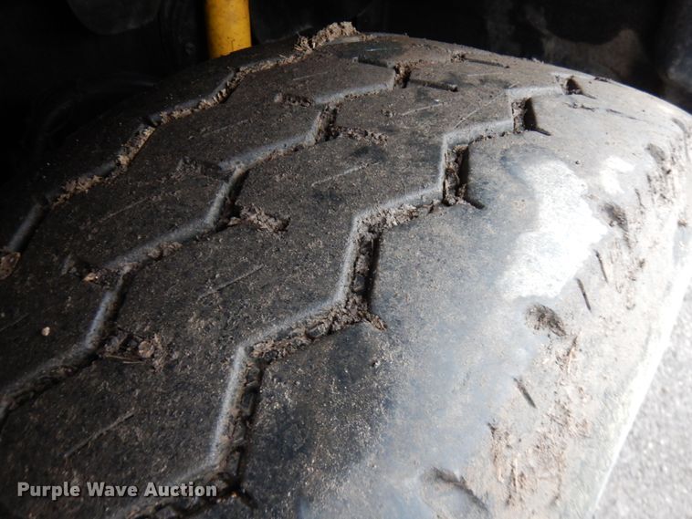 image for item HX9549 2005 Mack CV533  dump truck