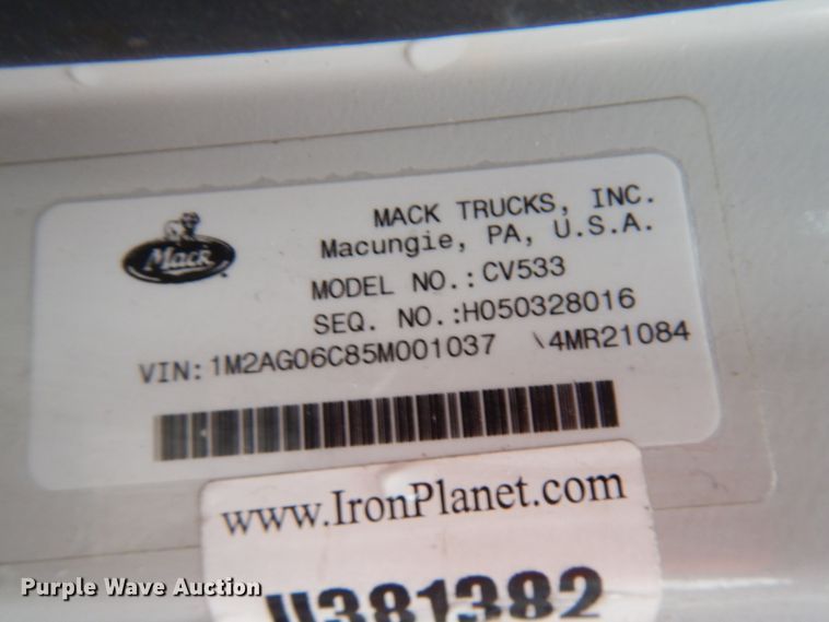 image for item HX9549 2005 Mack CV533  dump truck