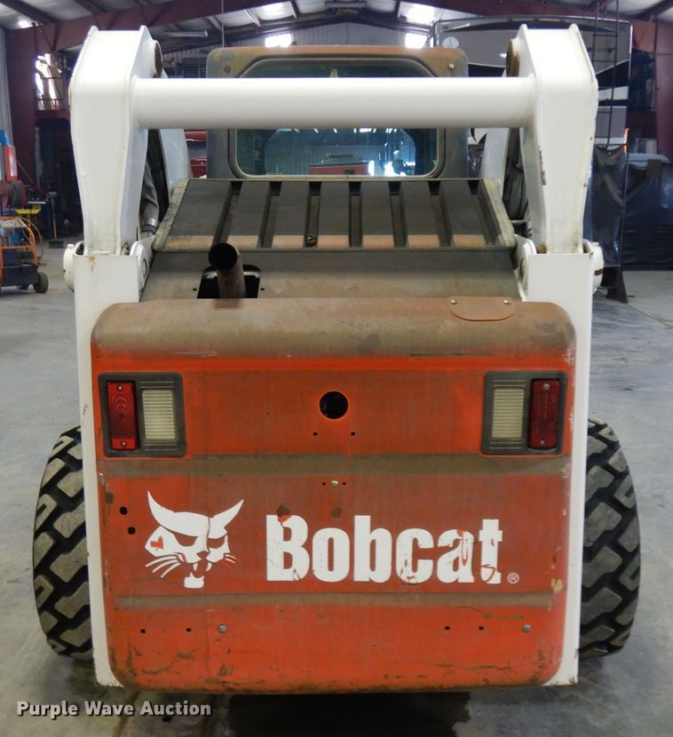 image for item IG9179 2005 Bobcat A300  skid steer loader