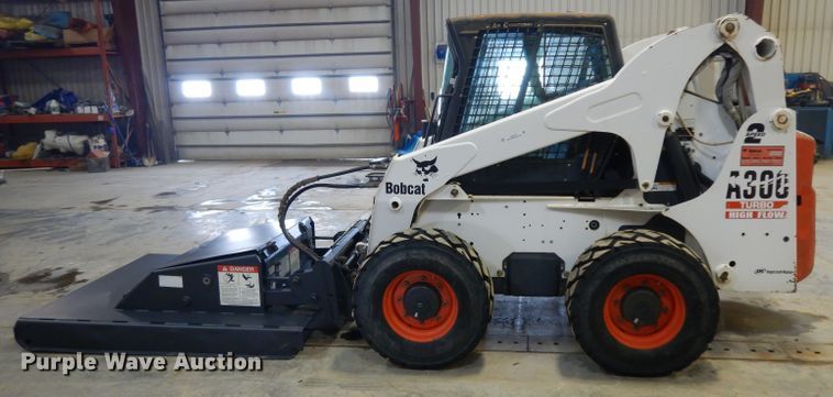 image for item IG9179 2005 Bobcat A300  skid steer loader