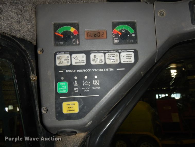 image for item IG9179 2005 Bobcat A300  skid steer loader