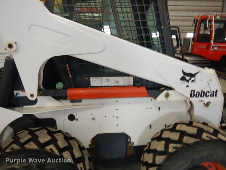 image for item IG9179 2005 Bobcat A300  skid steer loader