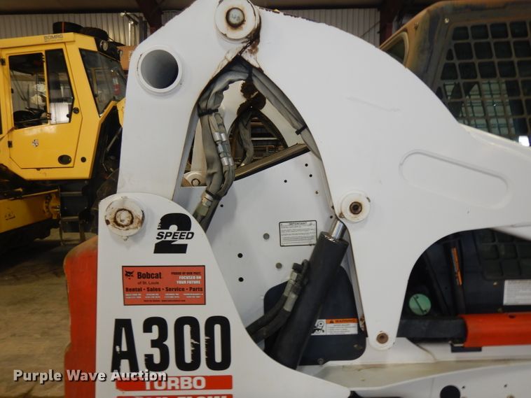 image for item IG9179 2005 Bobcat A300  skid steer loader