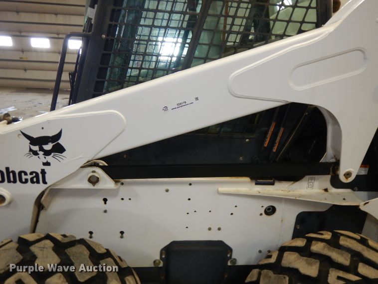 image for item IG9179 2005 Bobcat A300  skid steer loader