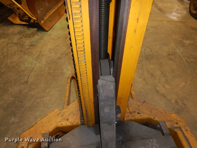 image for item IG9183 Sefac four post column lift