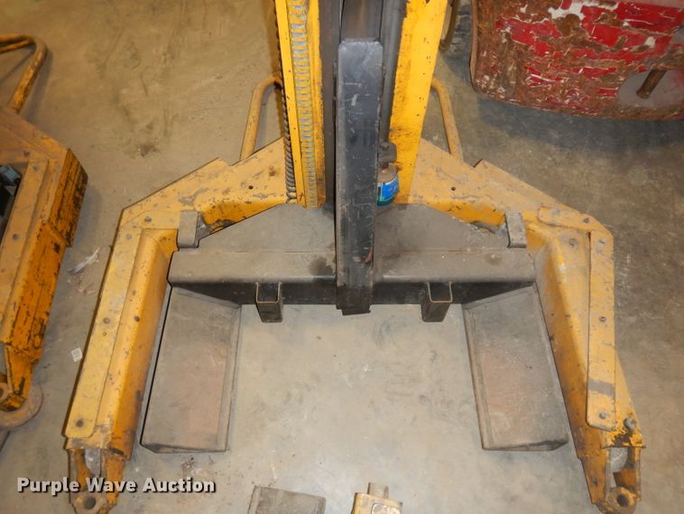 image for item IG9183 Sefac four post column lift