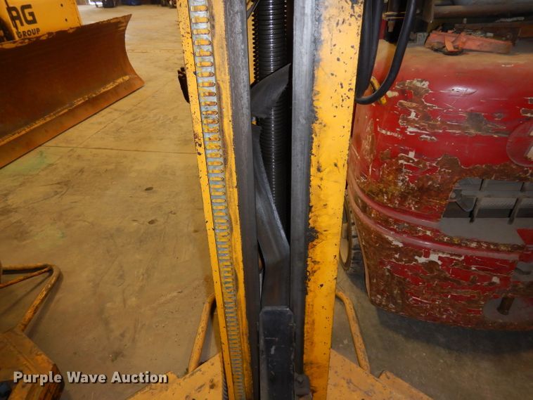 image for item IG9183 Sefac four post column lift