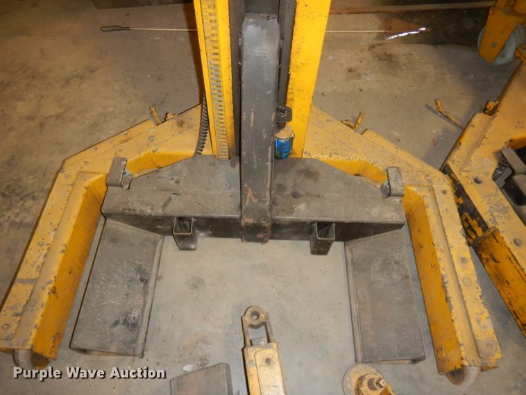 image for item IG9183 Sefac four post column lift