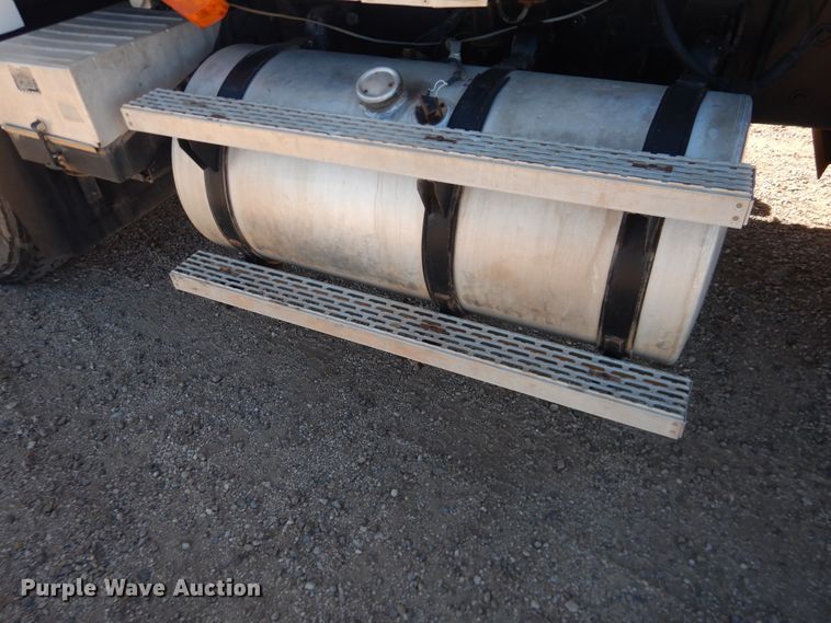 image for item DG1520 2007 Mack CV713  semi truck with vacuum pump