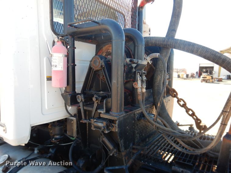 image for item DG1520 2007 Mack CV713  semi truck with vacuum pump