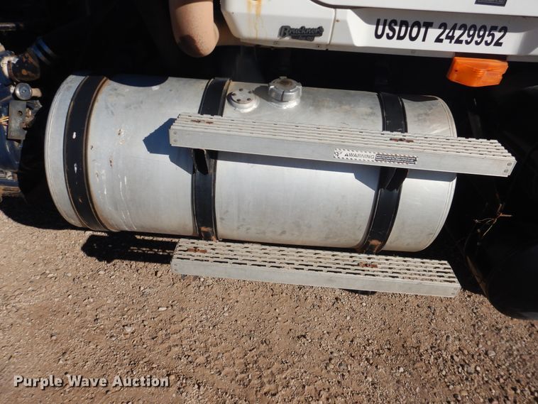 image for item DG1520 2007 Mack CV713  semi truck with vacuum pump