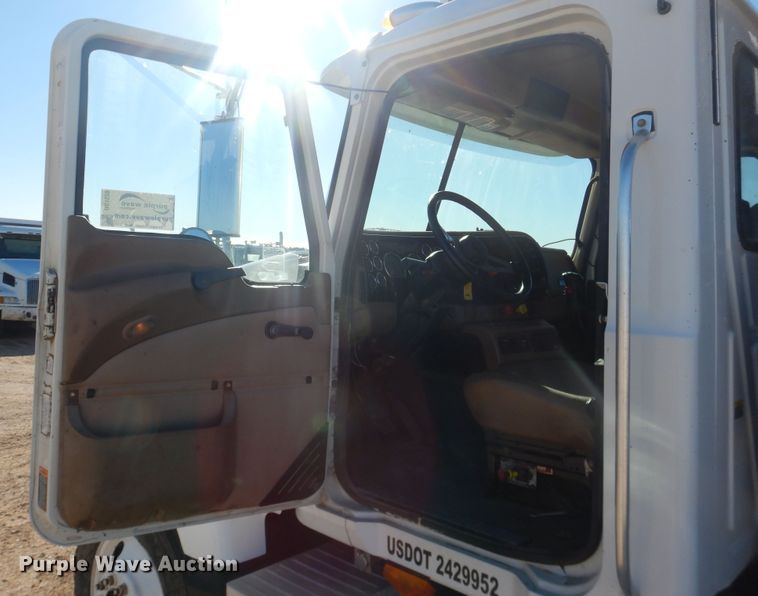 image for item DG1520 2007 Mack CV713  semi truck with vacuum pump