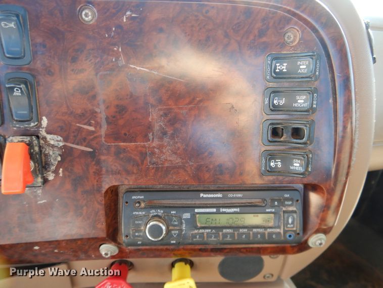 image for item DG1520 2007 Mack CV713  semi truck with vacuum pump