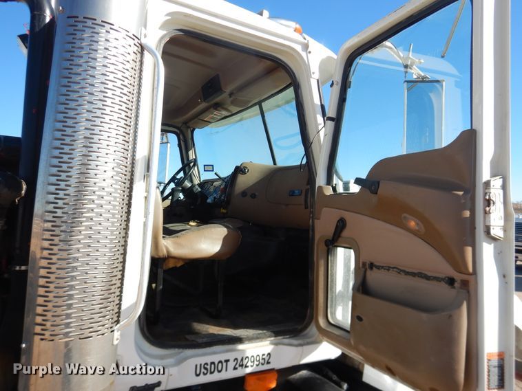 image for item DG1520 2007 Mack CV713  semi truck with vacuum pump