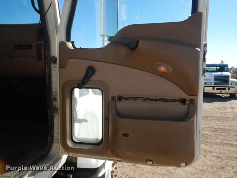 image for item DG1520 2007 Mack CV713  semi truck with vacuum pump